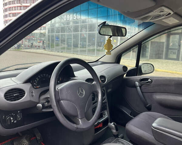 Черный Мерседес А класс, объемом двигателя 1.69 л и пробегом 290 тыс. км за 2200 $, фото 11 на Automoto.ua