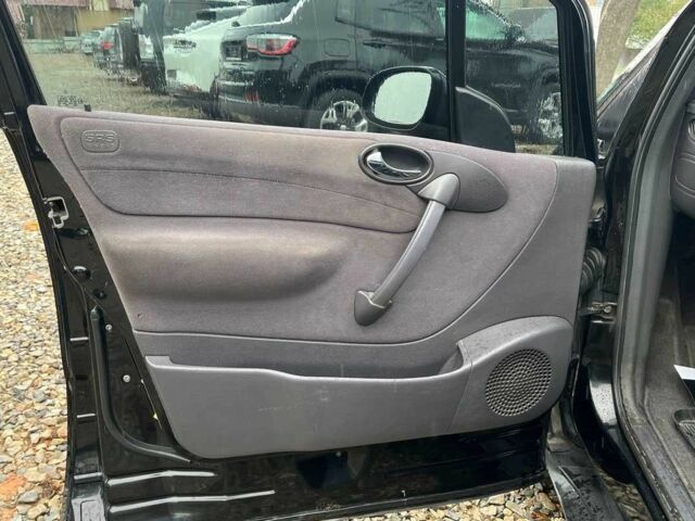 Черный Мерседес А класс, объемом двигателя 1.7 л и пробегом 289 тыс. км за 3999 $, фото 7 на Automoto.ua