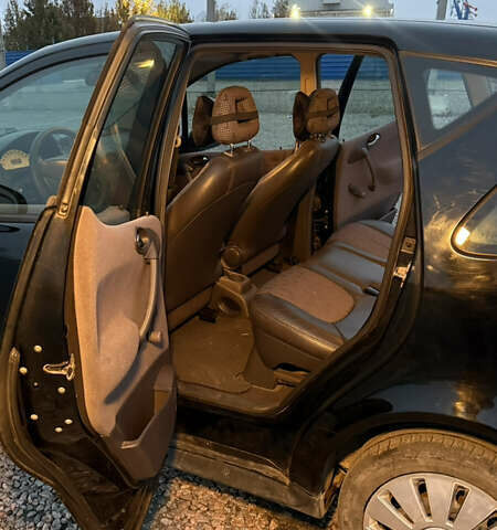 Черный Мерседес А класс, объемом двигателя 1.6 л и пробегом 188 тыс. км за 3700 $, фото 12 на Automoto.ua