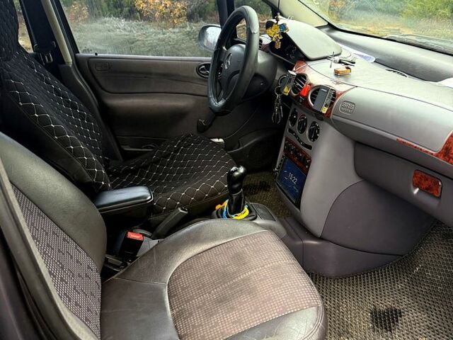 Черный Мерседес А класс, объемом двигателя 1.7 л и пробегом 240 тыс. км за 3500 $, фото 5 на Automoto.ua