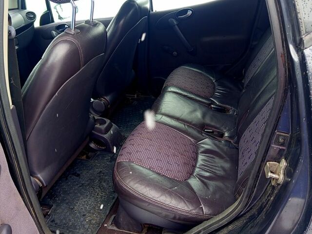 Черный Мерседес А класс, объемом двигателя 1.7 л и пробегом 248 тыс. км за 1500 $, фото 9 на Automoto.ua