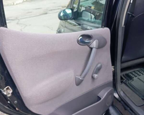 Черный Мерседес А класс, объемом двигателя 1.69 л и пробегом 270 тыс. км за 3100 $, фото 2 на Automoto.ua