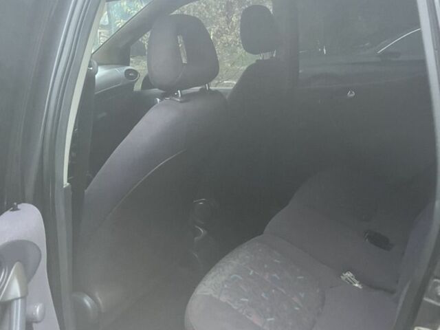 Черный Мерседес А класс, объемом двигателя 1.9 л и пробегом 250 тыс. км за 1253 $, фото 5 на Automoto.ua