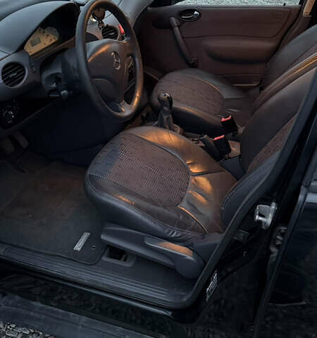 Черный Мерседес А класс, объемом двигателя 1.6 л и пробегом 188 тыс. км за 3700 $, фото 5 на Automoto.ua