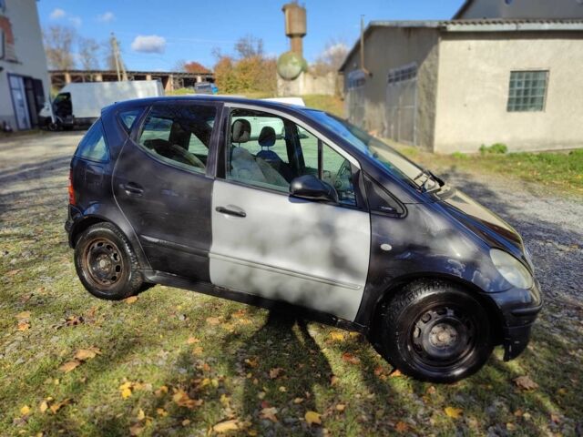 Черный Мерседес А класс, объемом двигателя 1.4 л и пробегом 262 тыс. км за 2300 $, фото 8 на Automoto.ua