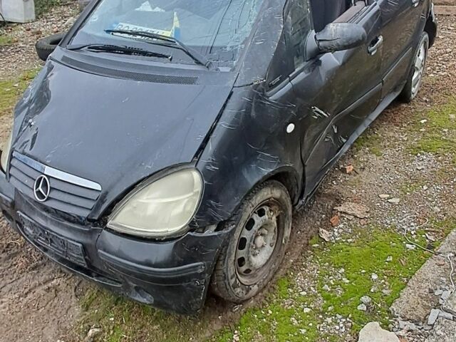 Мерседес А класс 2000 в Черткове на Automoto.ua Черный Мерседес А класс, объемом двигателя 1.7 л и пробегом 410 тыс. км за 1100 $, фото 2 на Automoto.ua