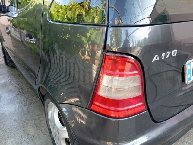 Черный Мерседес А класс, объемом двигателя 1.7 л и пробегом 245 тыс. км за 3000 $, фото 3 на Automoto.ua