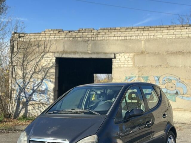 Чорний Мерседес А клас, об'ємом двигуна 1.6 л та пробігом 250 тис. км за 1350 $, фото 2 на Automoto.ua