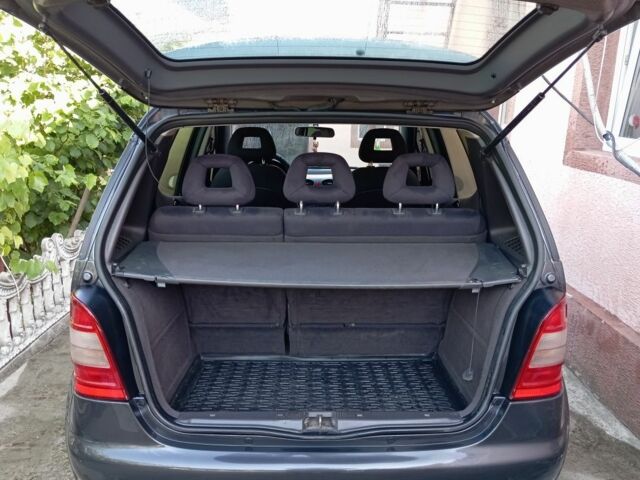 Черный Мерседес А класс, объемом двигателя 1.7 л и пробегом 245 тыс. км за 3000 $, фото 7 на Automoto.ua