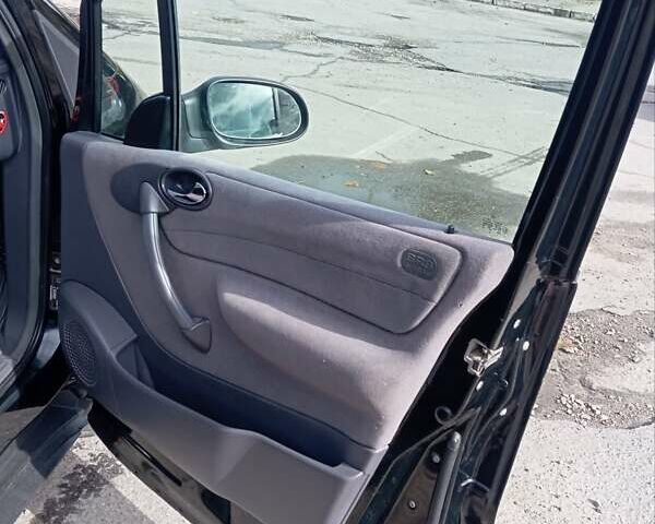 Черный Мерседес А класс, объемом двигателя 1.69 л и пробегом 270 тыс. км за 3100 $, фото 12 на Automoto.ua