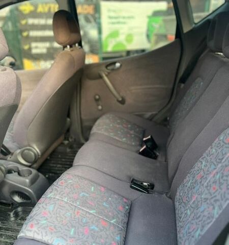 Черный Мерседес А класс, объемом двигателя 1.4 л и пробегом 238 тыс. км за 3600 $, фото 12 на Automoto.ua