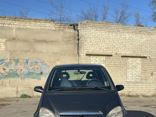 Чорний Мерседес А клас, об'ємом двигуна 1.6 л та пробігом 250 тис. км за 1350 $, фото 1 на Automoto.ua