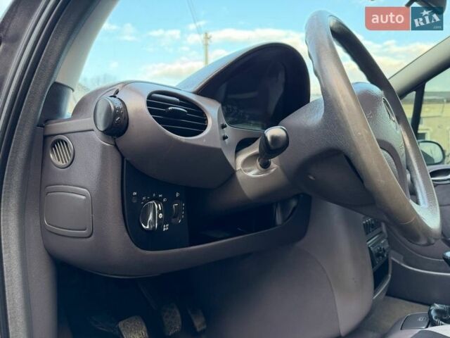 Чорний Мерседес А клас, об'ємом двигуна 1.6 л та пробігом 226 тис. км за 1999 $, фото 25 на Automoto.ua