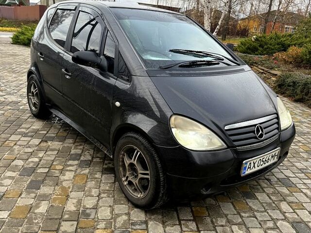 Черный Мерседес А класс, объемом двигателя 1.7 л и пробегом 240 тыс. км за 3500 $, фото 4 на Automoto.ua