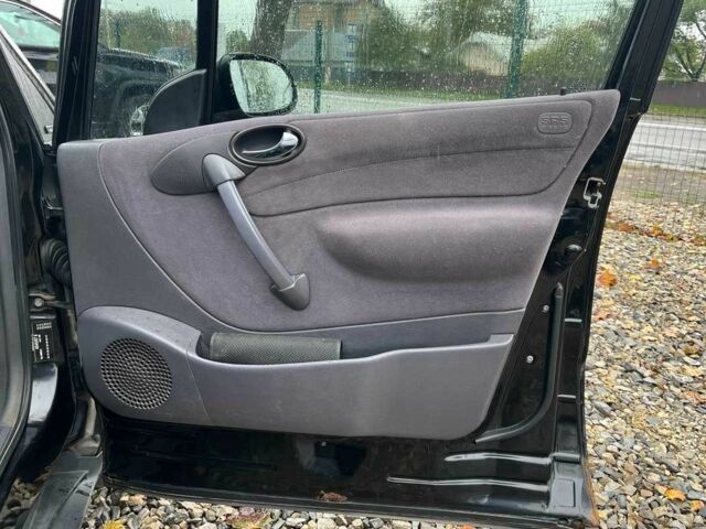 Черный Мерседес А класс, объемом двигателя 1.7 л и пробегом 289 тыс. км за 3999 $, фото 20 на Automoto.ua