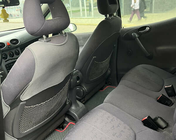 Черный Мерседес А класс, объемом двигателя 1.69 л и пробегом 290 тыс. км за 2200 $, фото 9 на Automoto.ua