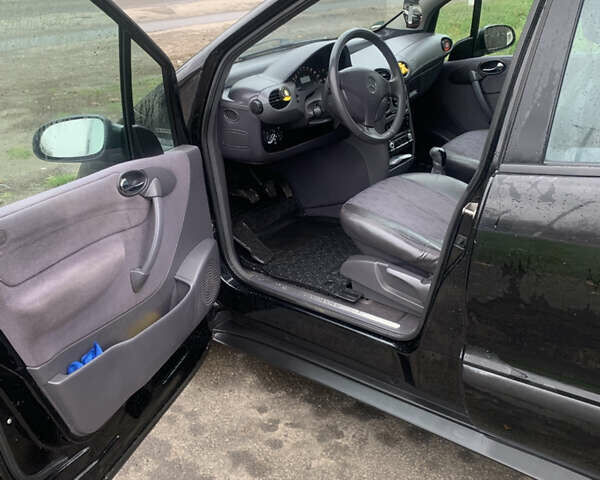 Черный Мерседес А класс, объемом двигателя 1.6 л и пробегом 201 тыс. км за 2999 $, фото 11 на Automoto.ua