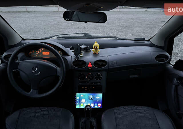 Черный Мерседес А класс, объемом двигателя 1.6 л и пробегом 188 тыс. км за 3700 $, фото 2 на Automoto.ua