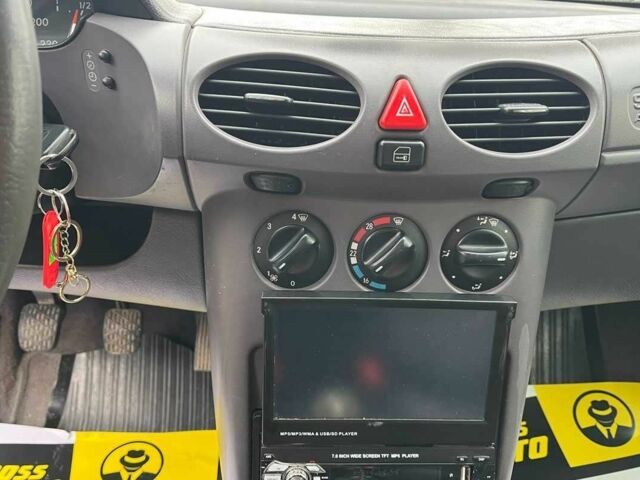 Черный Мерседес А класс, объемом двигателя 1.7 л и пробегом 289 тыс. км за 3999 $, фото 11 на Automoto.ua