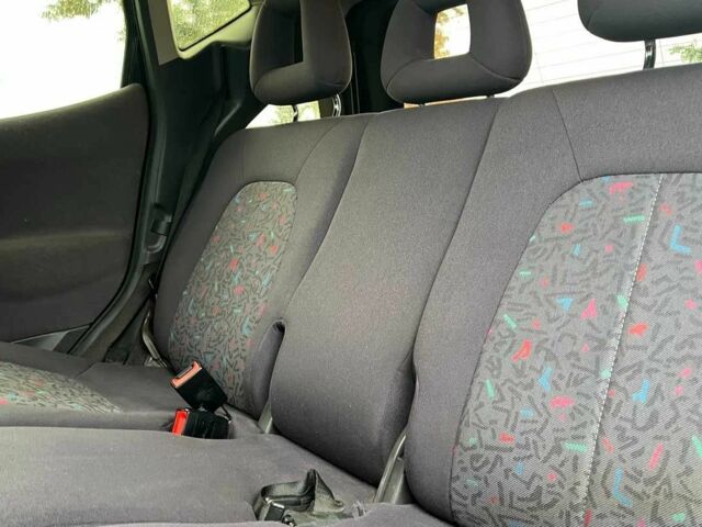 Черный Мерседес А класс, объемом двигателя 1.7 л и пробегом 289 тыс. км за 3999 $, фото 16 на Automoto.ua