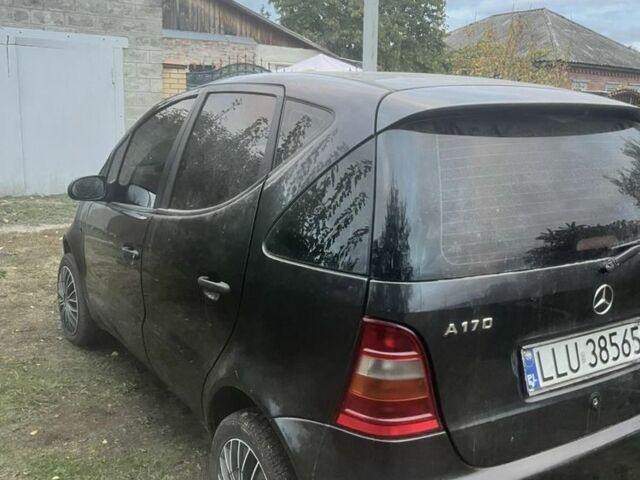 Черный Мерседес А класс, объемом двигателя 1.9 л и пробегом 250 тыс. км за 1253 $, фото 6 на Automoto.ua