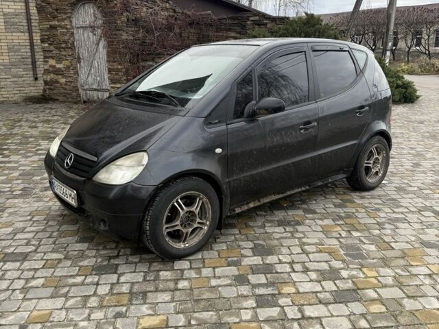 Черный Мерседес А класс, объемом двигателя 1.7 л и пробегом 240 тыс. км за 3500 $, фото 1 на Automoto.ua