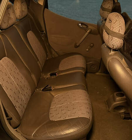 Черный Мерседес А класс, объемом двигателя 1.6 л и пробегом 188 тыс. км за 3700 $, фото 8 на Automoto.ua