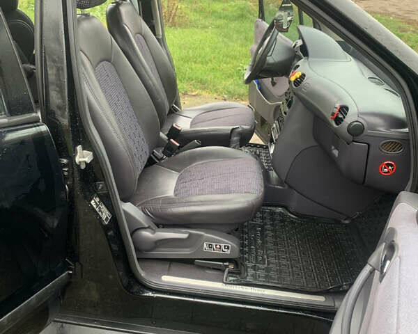 Черный Мерседес А класс, объемом двигателя 1.6 л и пробегом 201 тыс. км за 2999 $, фото 14 на Automoto.ua