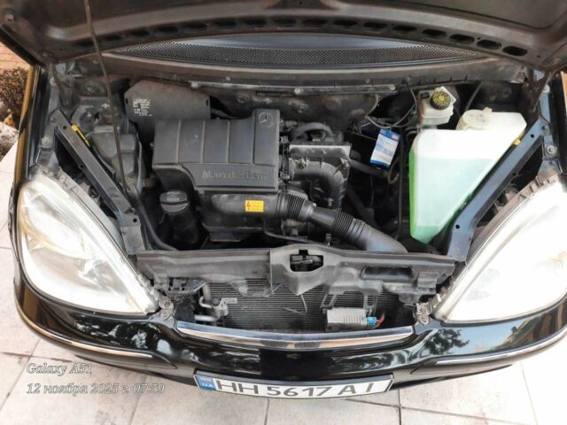 Черный Мерседес А класс, объемом двигателя 1.4 л и пробегом 298 тыс. км за 3200 $, фото 13 на Automoto.ua