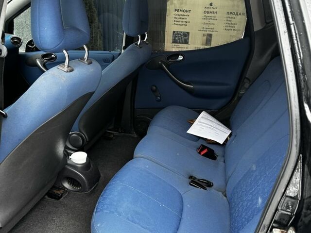 Черный Мерседес А класс, объемом двигателя 1.4 л и пробегом 212 тыс. км за 3500 $, фото 7 на Automoto.ua