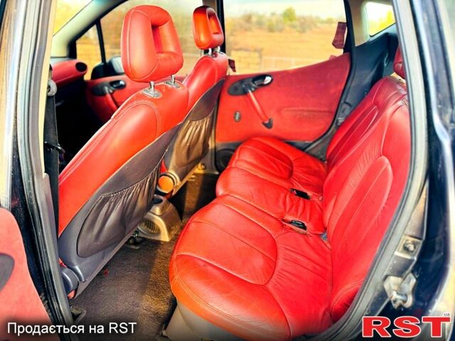 Чорний Мерседес А клас, об'ємом двигуна 1.4 л та пробігом 280 тис. км за 1350 $, фото 6 на Automoto.ua