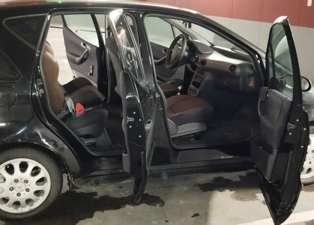 Чорний Мерседес А клас, об'ємом двигуна 1.7 л та пробігом 246 тис. км за 4200 $, фото 15 на Automoto.ua