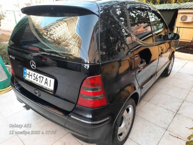 Черный Мерседес А класс, объемом двигателя 1.4 л и пробегом 298 тыс. км за 3200 $, фото 5 на Automoto.ua