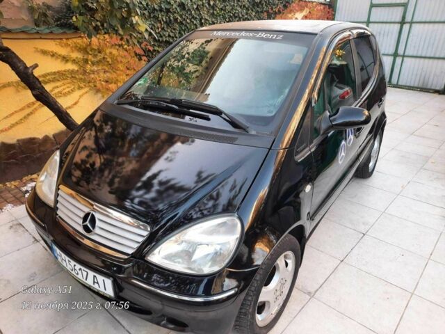 Черный Мерседес А класс, объемом двигателя 1.4 л и пробегом 298 тыс. км за 3200 $, фото 2 на Automoto.ua