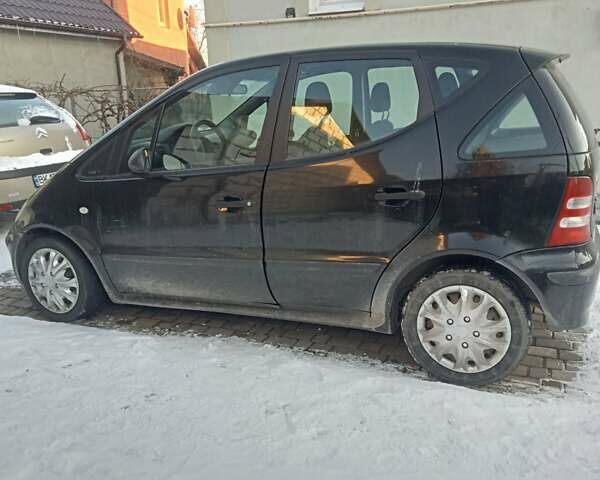 Черный Мерседес А класс, объемом двигателя 1.6 л и пробегом 128 тыс. км за 3700 $, фото 1 на Automoto.ua