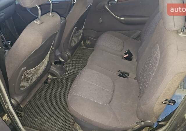 Черный Мерседес А класс, объемом двигателя 1.69 л и пробегом 330 тыс. км за 4500 $, фото 6 на Automoto.ua