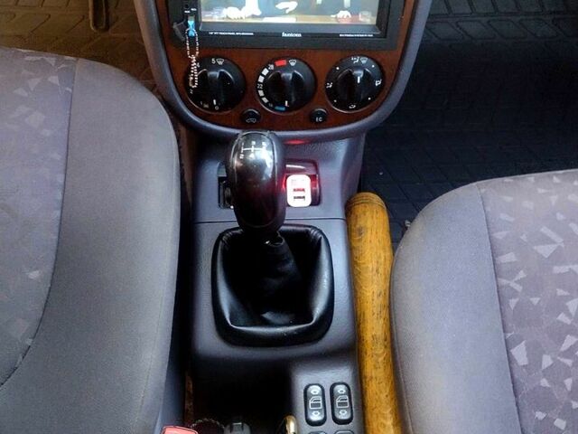 Чорний Мерседес А клас, об'ємом двигуна 1.9 л та пробігом 240 тис. км за 4200 $, фото 4 на Automoto.ua