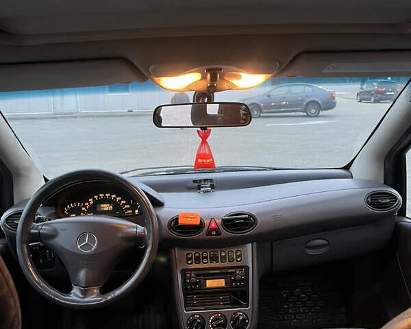 Чорний Мерседес А клас, об'ємом двигуна 1.9 л та пробігом 204 тис. км за 3899 $, фото 24 на Automoto.ua