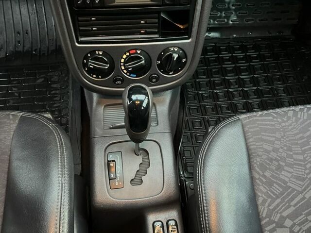 Черный Мерседес А класс, объемом двигателя 1.9 л и пробегом 205 тыс. км за 3600 $, фото 16 на Automoto.ua