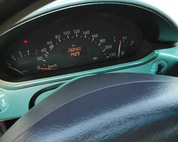 Черный Мерседес А класс, объемом двигателя 1.7 л и пробегом 261 тыс. км за 3650 $, фото 13 на Automoto.ua