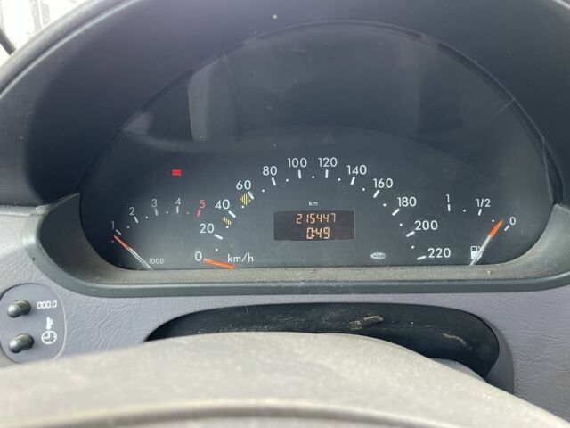 Черный Мерседес А класс, объемом двигателя 1.7 л и пробегом 215 тыс. км за 2850 $, фото 2 на Automoto.ua