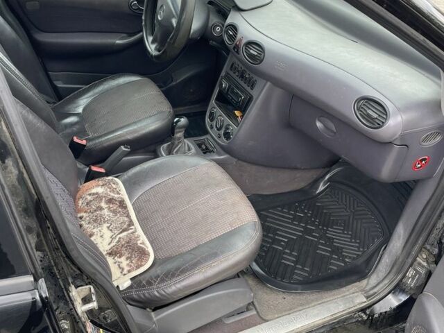 Черный Мерседес А класс, объемом двигателя 1.7 л и пробегом 215 тыс. км за 2850 $, фото 7 на Automoto.ua