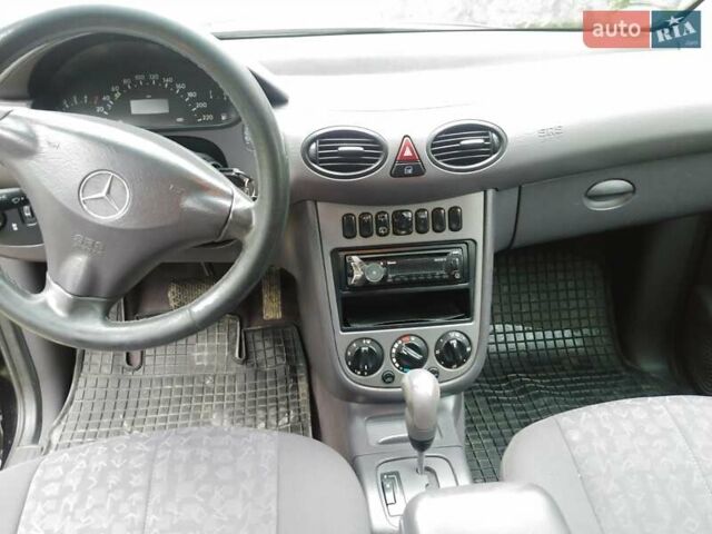 Черный Мерседес А класс, объемом двигателя 1.69 л и пробегом 270 тыс. км за 3500 $, фото 16 на Automoto.ua