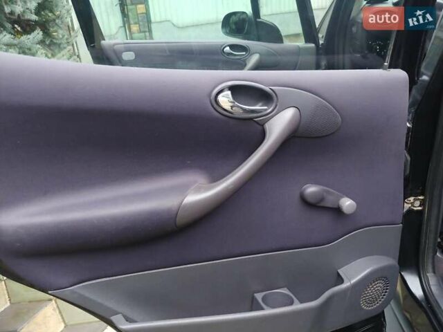 Черный Мерседес А класс, объемом двигателя 1.69 л и пробегом 270 тыс. км за 3500 $, фото 14 на Automoto.ua