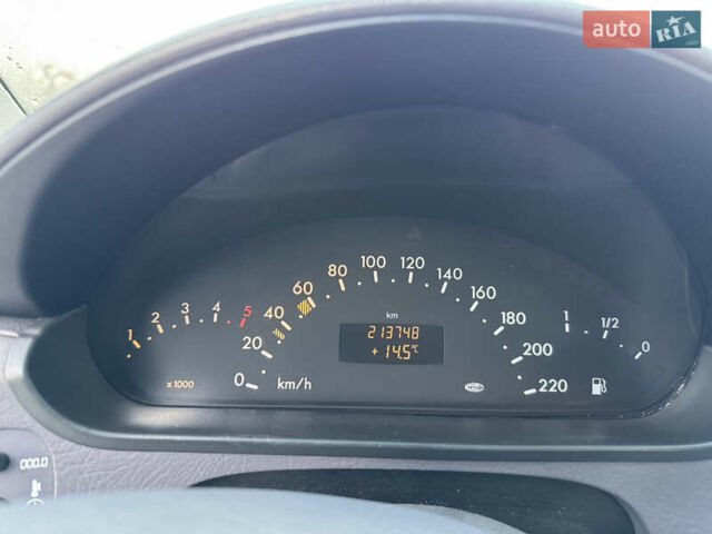 Черный Мерседес А класс, объемом двигателя 1.69 л и пробегом 213 тыс. км за 4150 $, фото 9 на Automoto.ua