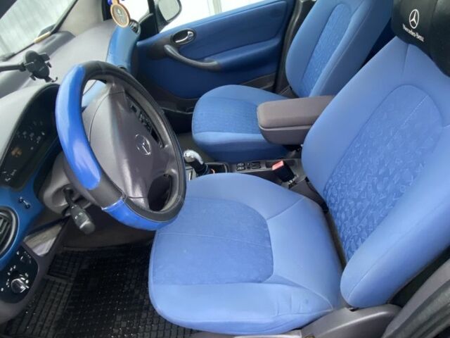 Черный Мерседес А класс, объемом двигателя 1.7 л и пробегом 284 тыс. км за 5000 $, фото 4 на Automoto.ua