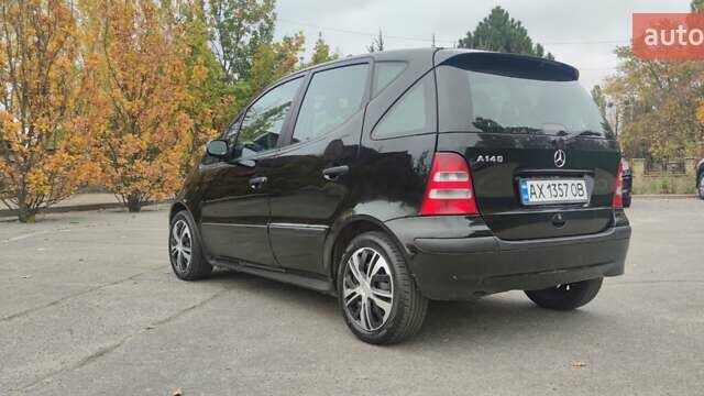 Черный Мерседес А класс, объемом двигателя 1.6 л и пробегом 324 тыс. км за 3900 $, фото 1 на Automoto.ua