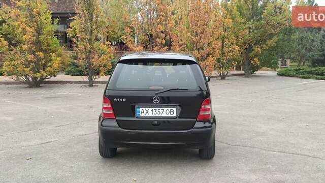 Черный Мерседес А класс, объемом двигателя 1.6 л и пробегом 324 тыс. км за 3900 $, фото 6 на Automoto.ua