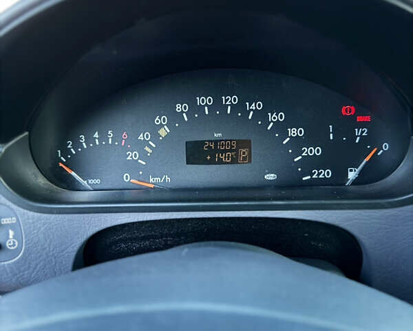 Черный Мерседес А класс, объемом двигателя 1.6 л и пробегом 241 тыс. км за 3599 $, фото 13 на Automoto.ua