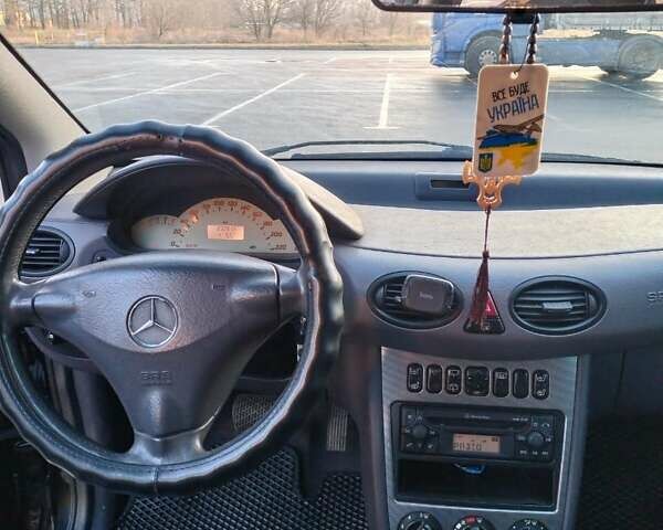 Чорний Мерседес А клас, об'ємом двигуна 1.6 л та пробігом 271 тис. км за 4600 $, фото 6 на Automoto.ua